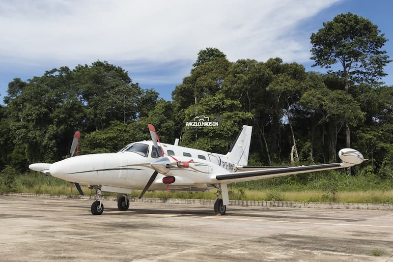 Aeronave Cheyenne II XL no pátio, utilizada para operações de táxi aéreo.