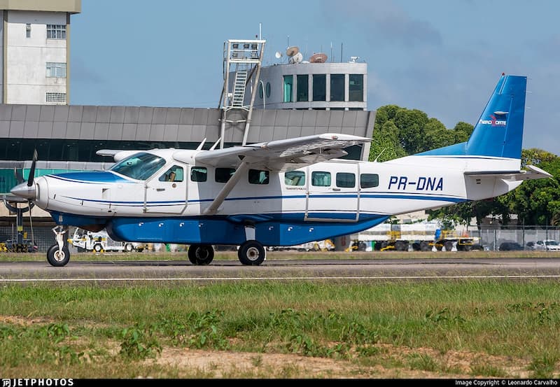 Aeronave Grand Caravan da empresa de táxi aéreo Aero Norte em pista de aeroporto.